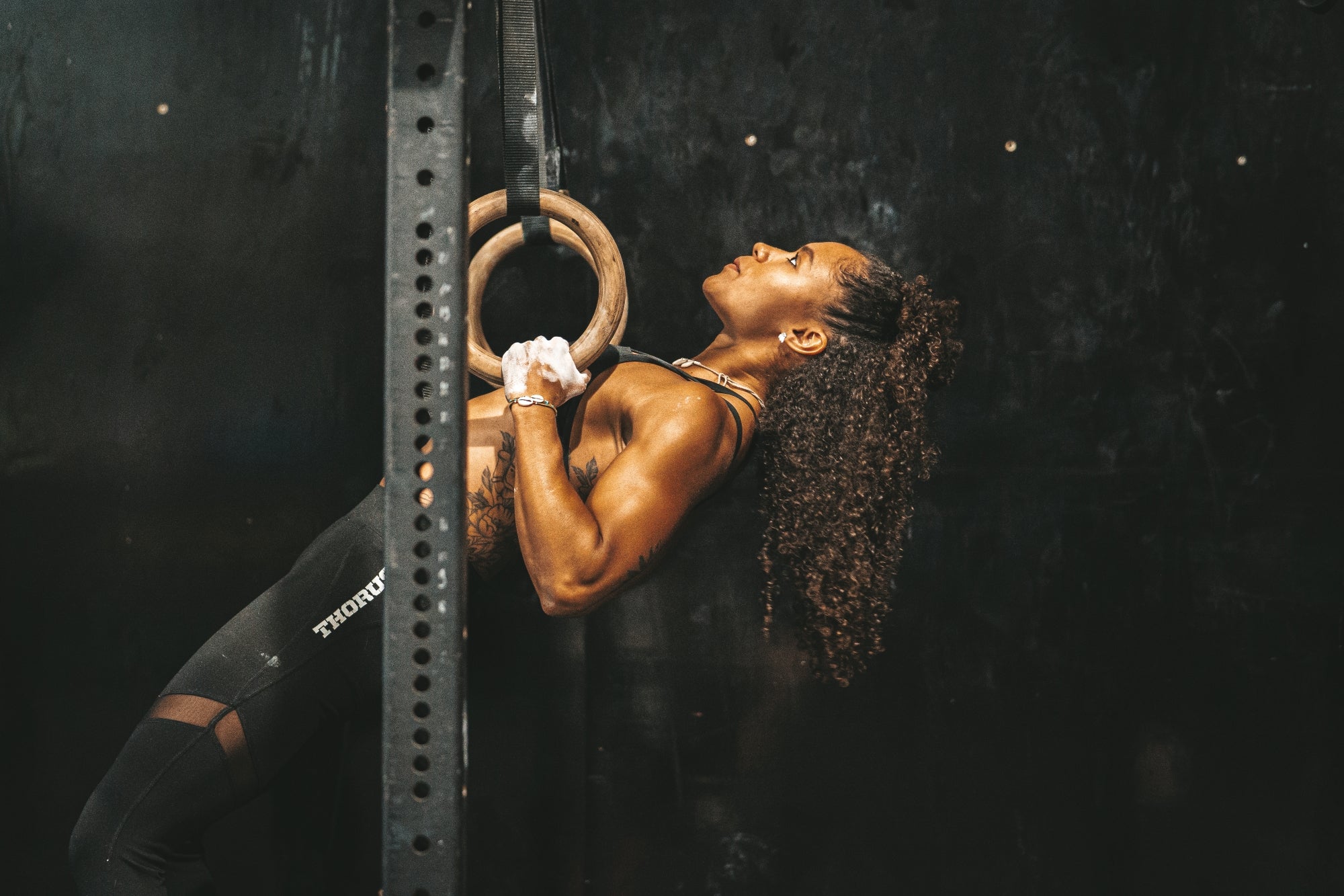 La coach sportive Fanny Bensalla s'entraînant au crossfit